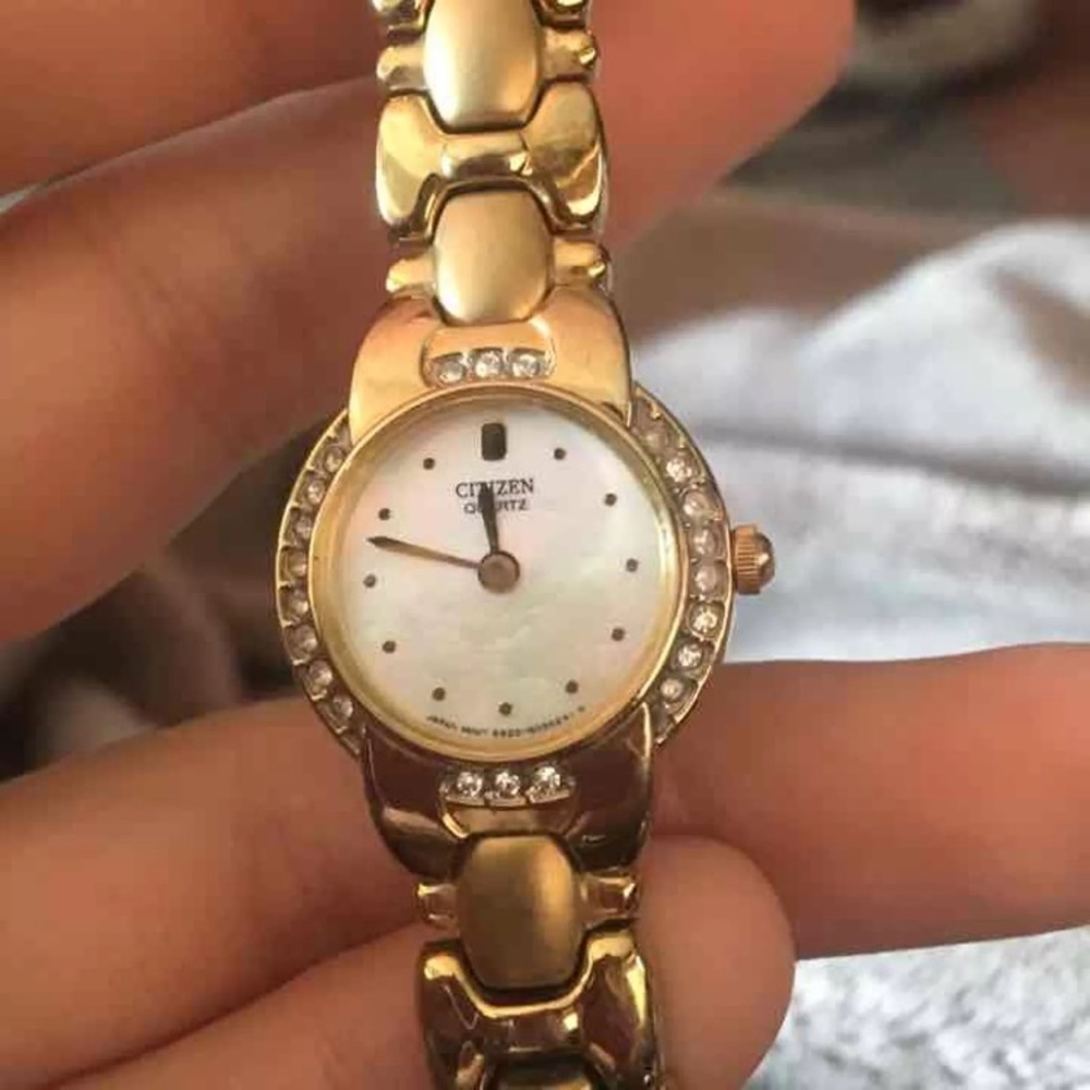 Ladies Citizen Watch with MOP Dial